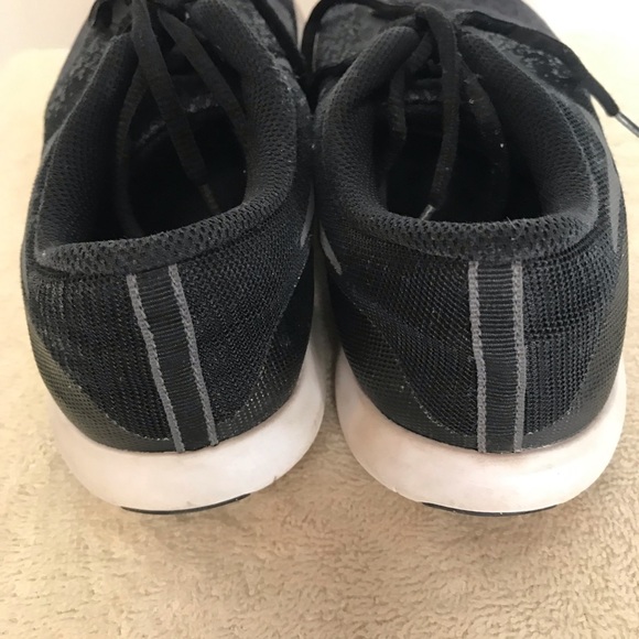 Nike Flex contact Men’s tennies, size 7y - Picture 3 of 6